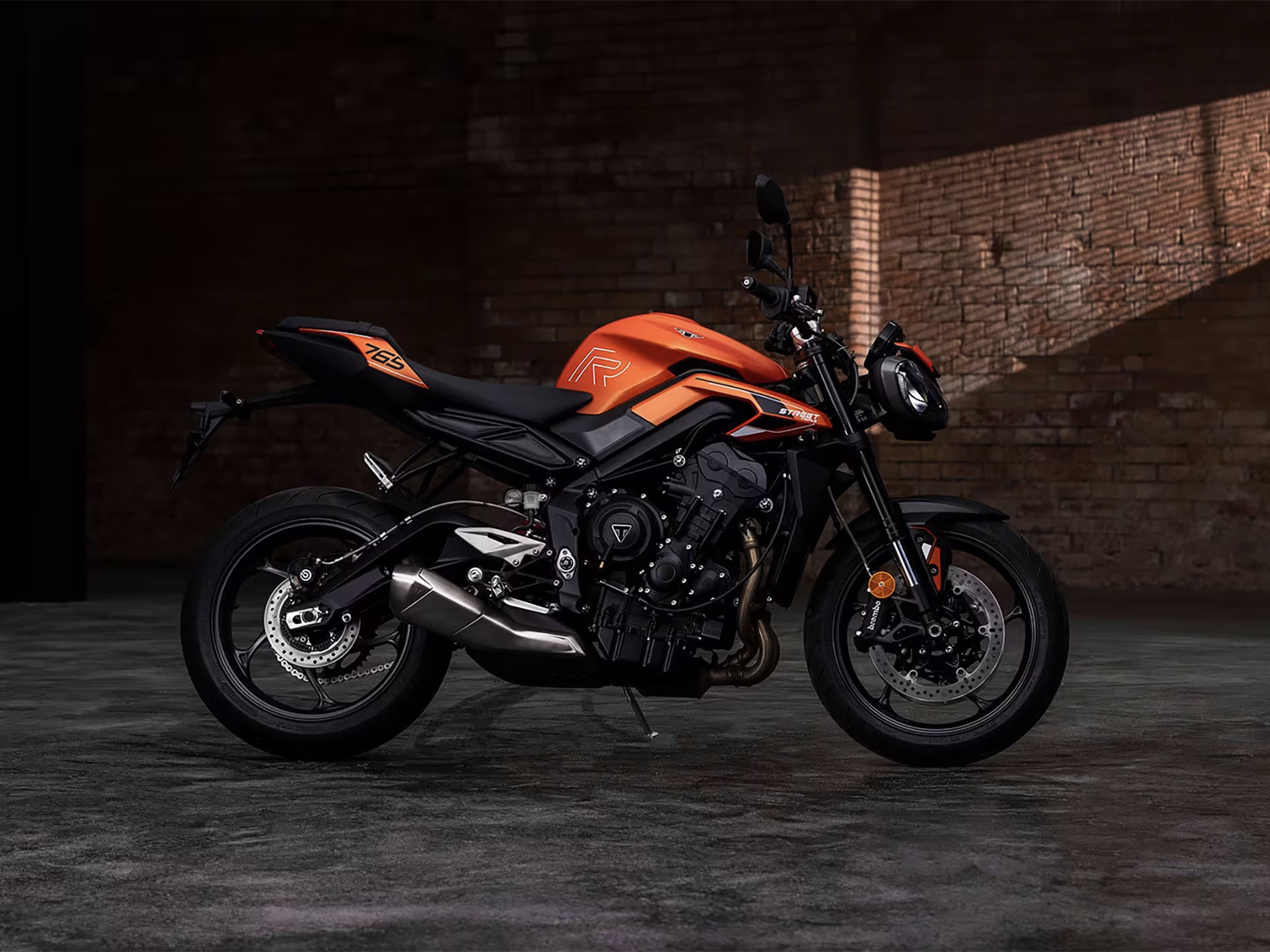 2025 Triumph Street Triple 765 R in Enfield, Connecticut - Photo 10