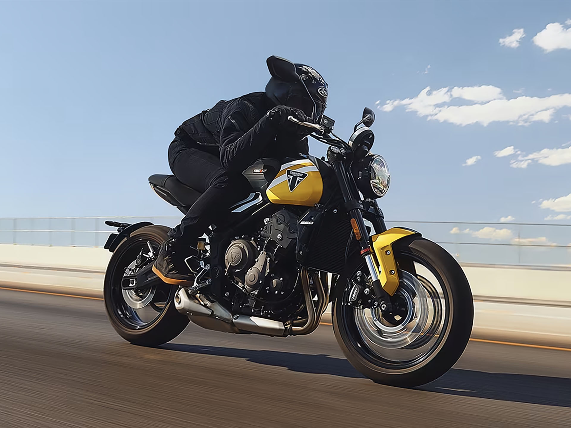 2025 Triumph Trident 660 in Foxboro, Massachusetts - Photo 17