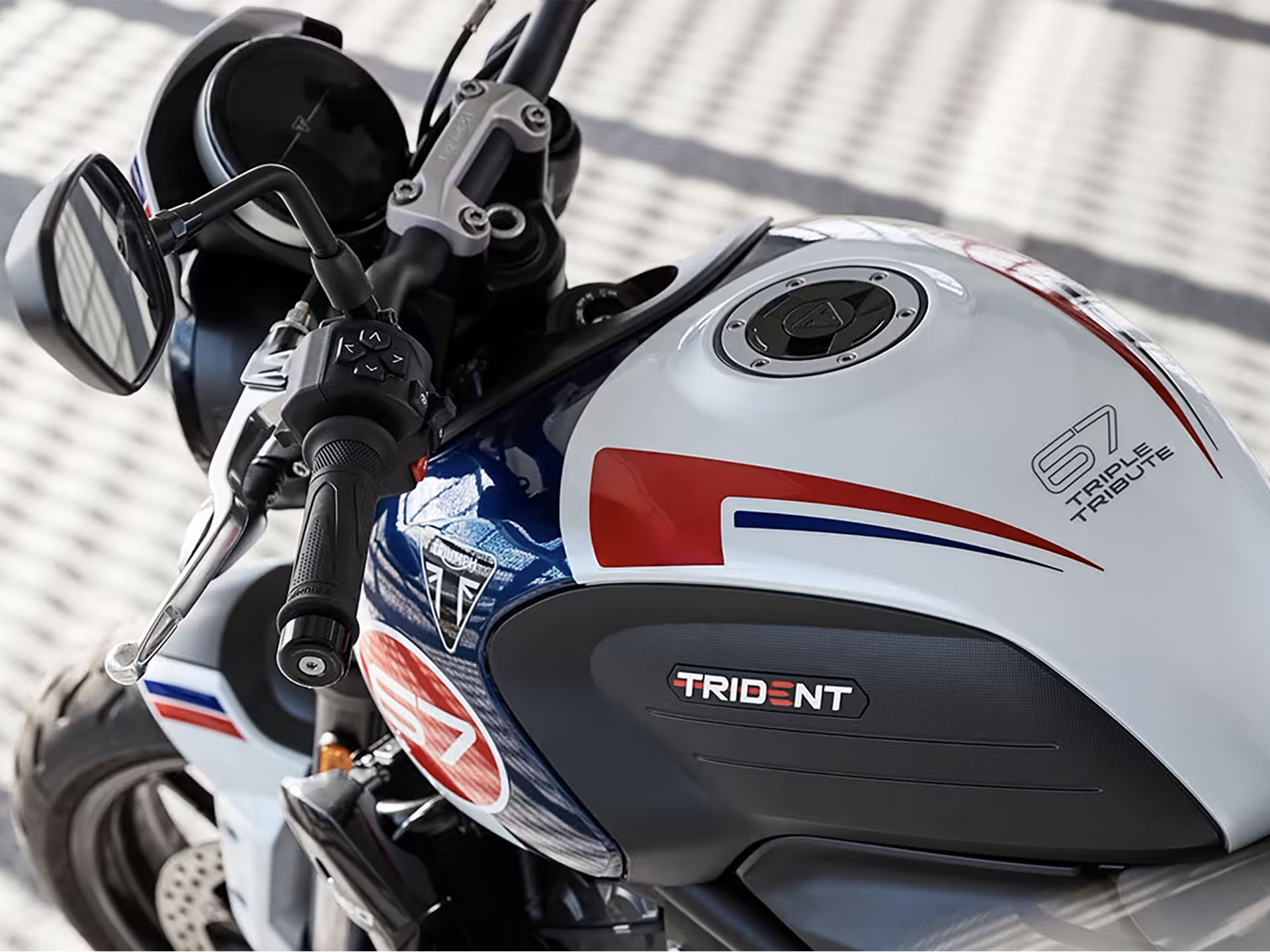 2025 Triumph Trident 660 Triple Tribute Edition in Manchester, New Hampshire - Photo 3