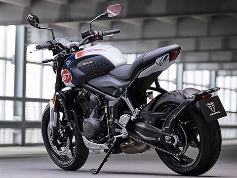 Triumph trident 660 kw discount