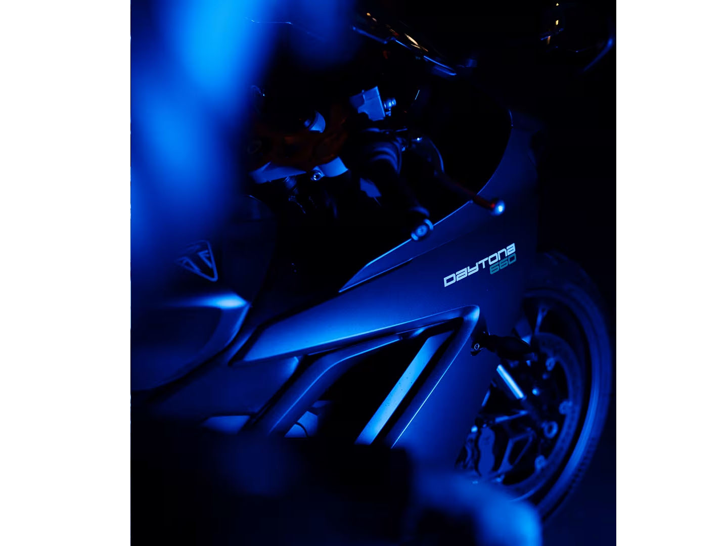 2025 Triumph Daytona 660 in Manchester, New Hampshire - Photo 12