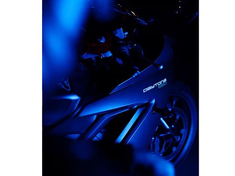 2025 Triumph Daytona 660 in Manchester, New Hampshire - Photo 12
