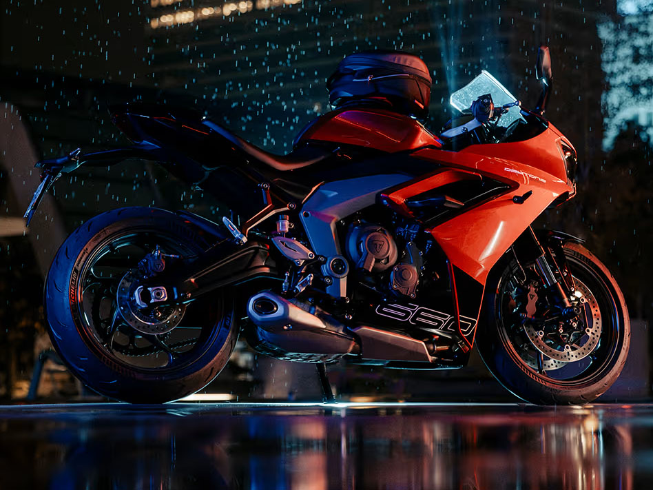 2025 Triumph Daytona 660 in Manchester, New Hampshire - Photo 14