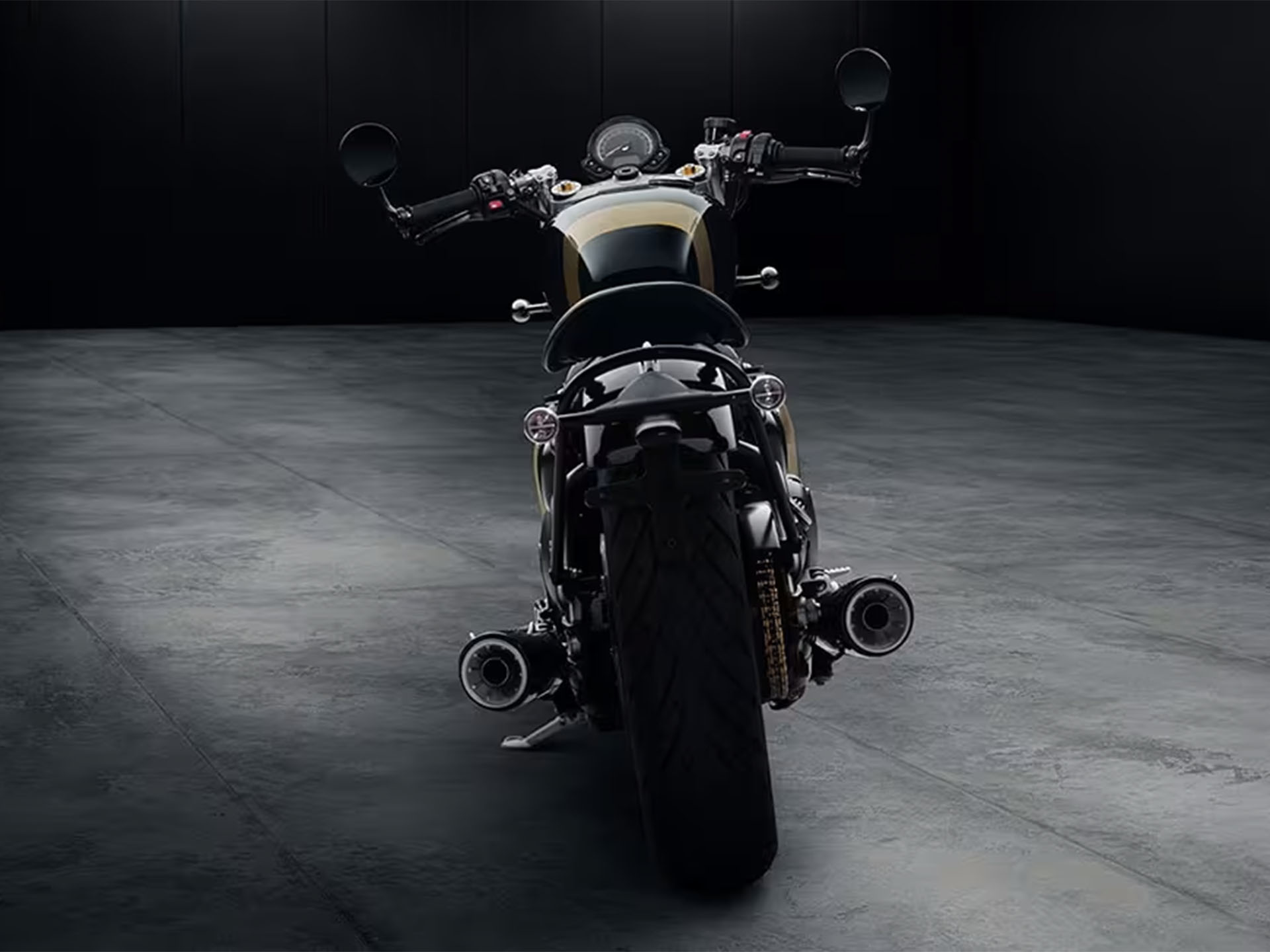 Moto triumph bobber black cheap