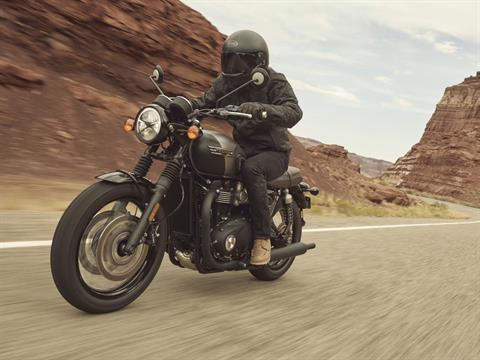 2026 Triumph Bonneville T120 Black in Belle Plaine, Minnesota - Photo 13