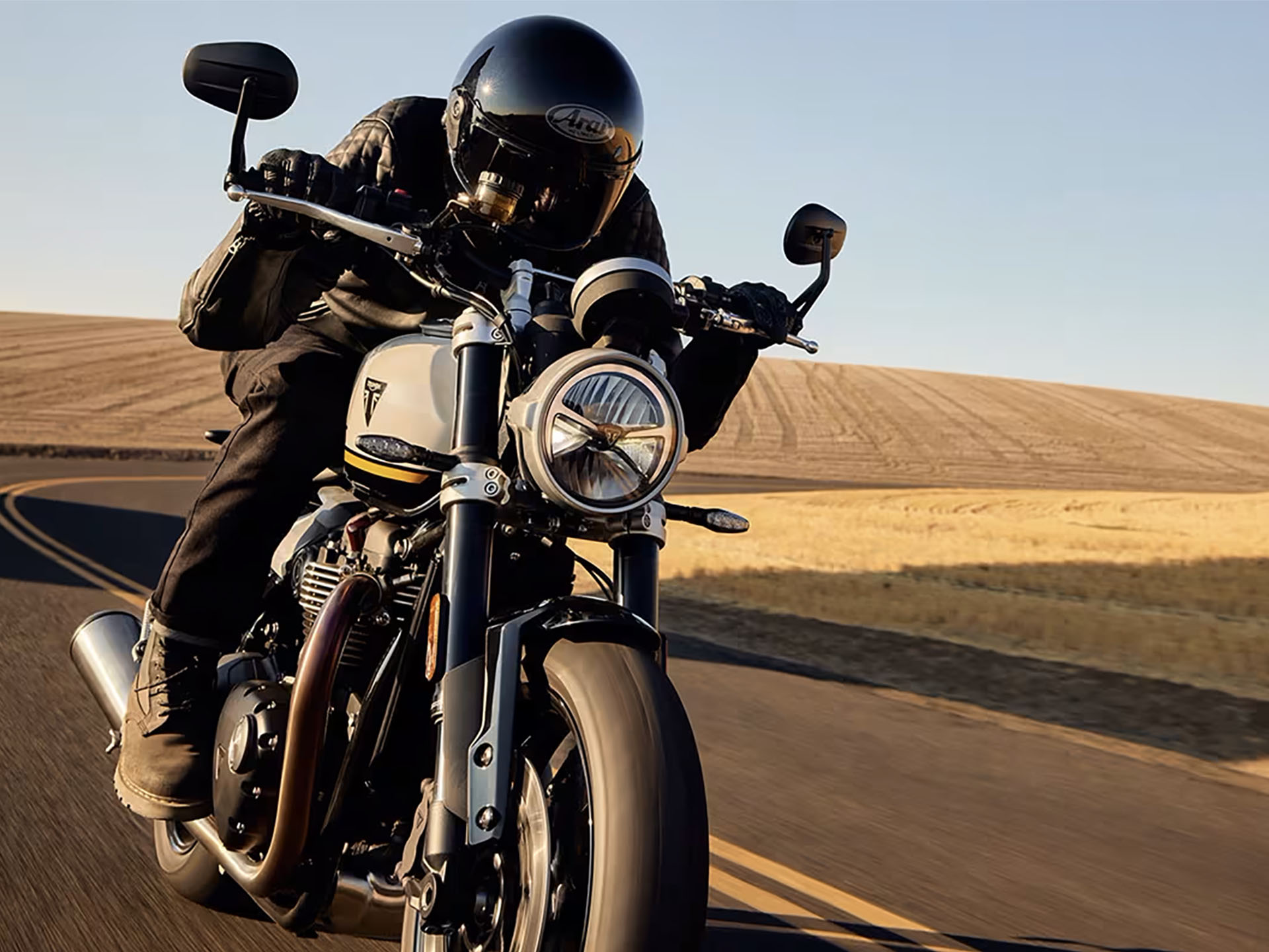 2025 Triumph Speed Twin 1200 in Foxboro, Massachusetts - Photo 8