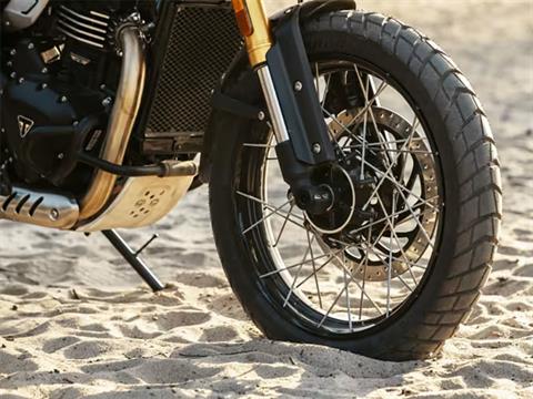 2026 Triumph Scrambler 400 XC in Foxboro, Massachusetts - Photo 13