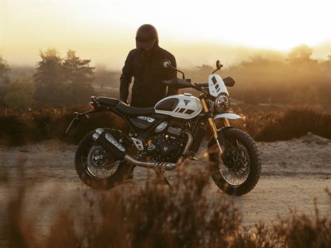 2026 Triumph Scrambler 400 XC in Foxboro, Massachusetts - Photo 16