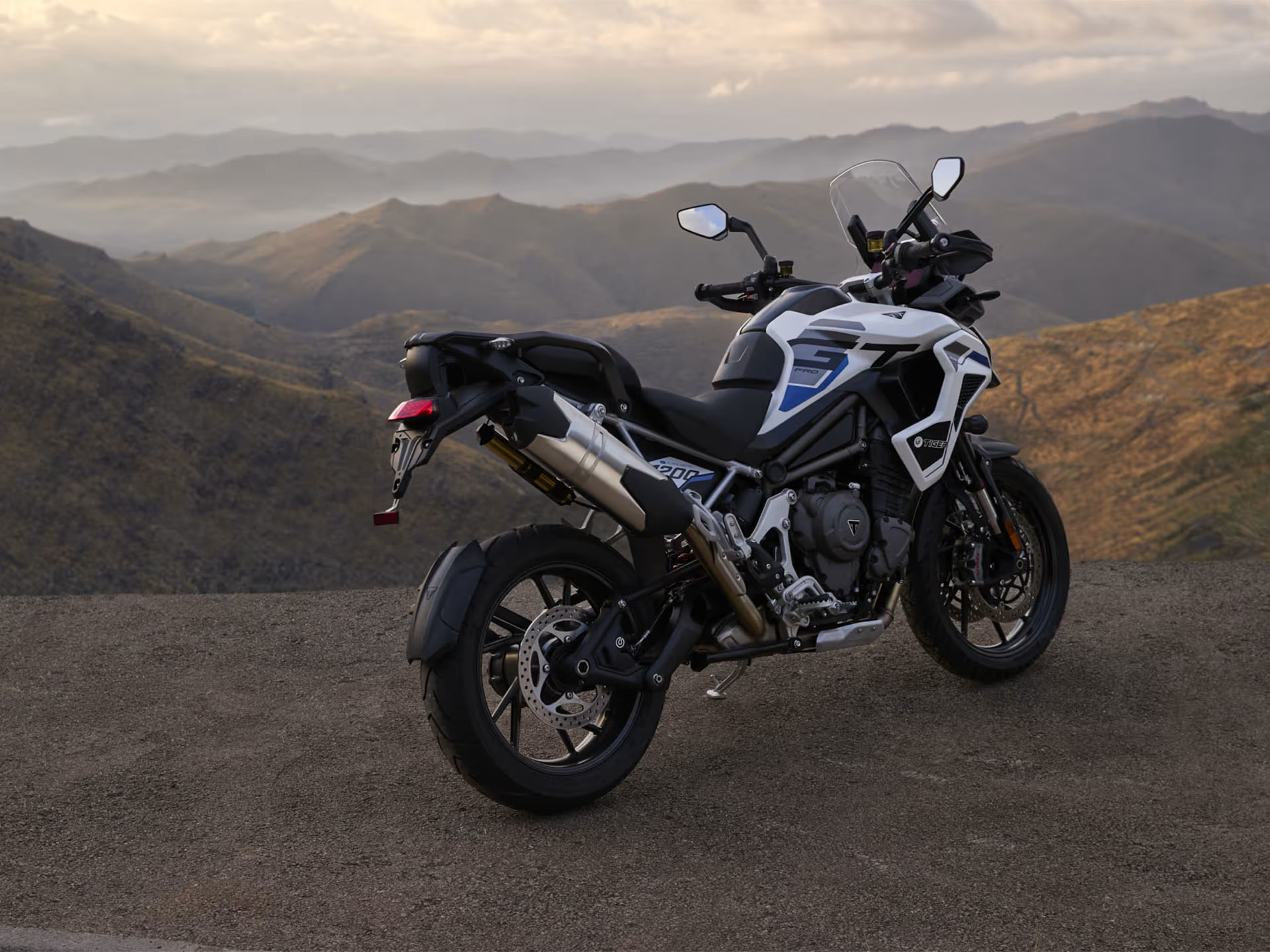 2026 Triumph Tiger 1200 Alpine Edition in Belle Plaine, Minnesota - Photo 11