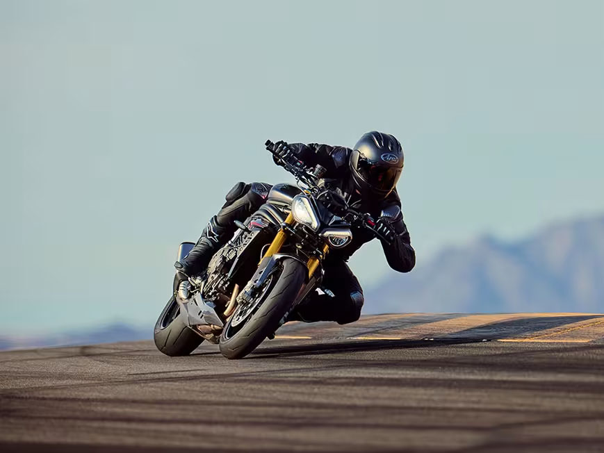 2026 Triumph Speed Triple 1200 RS in Foxboro, Massachusetts - Photo 12