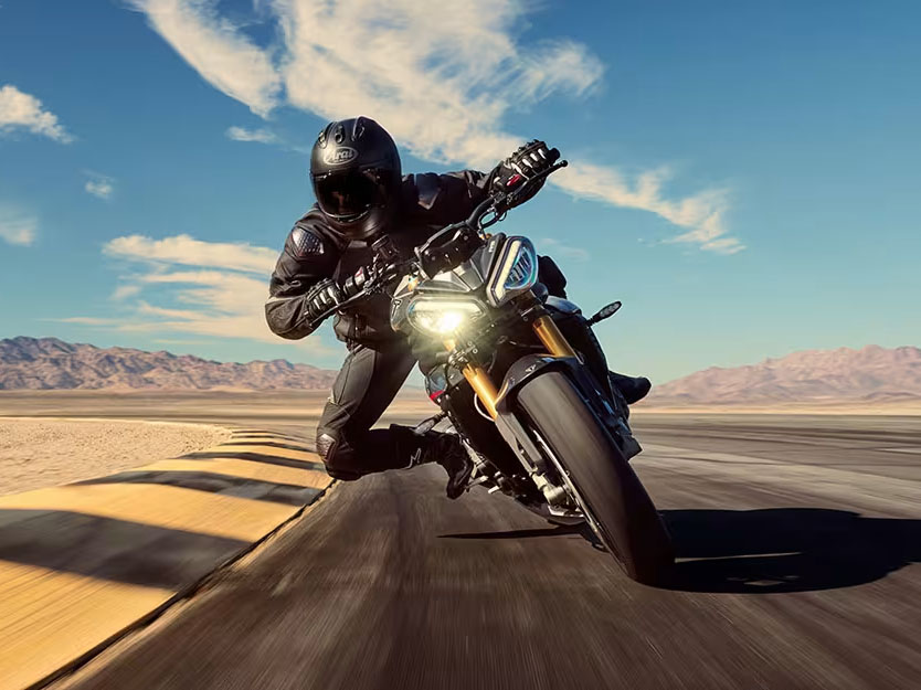 2026 Triumph Speed Triple 1200 RS in Foxboro, Massachusetts - Photo 8