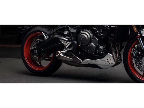 2026 Triumph Trident 660 Triple Tribute Edition in Enfield, Connecticut - Photo 8