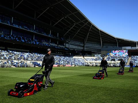 Toro eProStripe 560 22 in. Self-Propelled in Stratford, Wisconsin - Photo 9