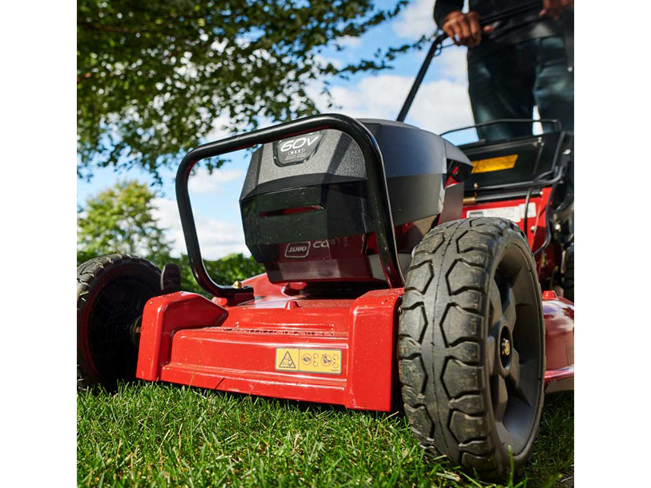 Toro Heavy Duty Revolution 21 in. 60V MAX Self-Propelled Variable Speed Zone Start - (2) 10.0Ah Batteries Included in Stratford, Wisconsin - Photo 6