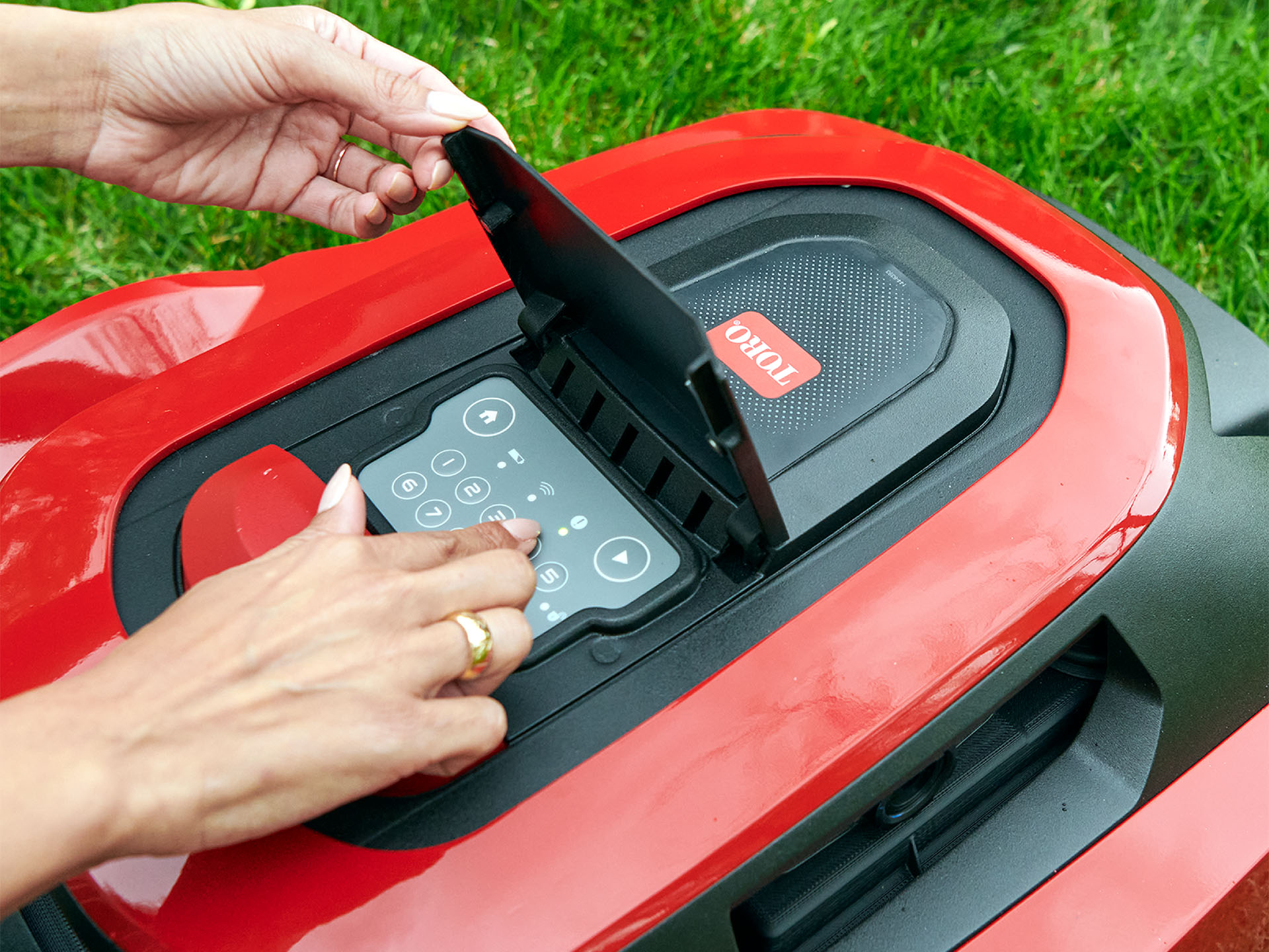 Toro Haven Robotic Mower VM125 in Gaylord, Michigan - Photo 17