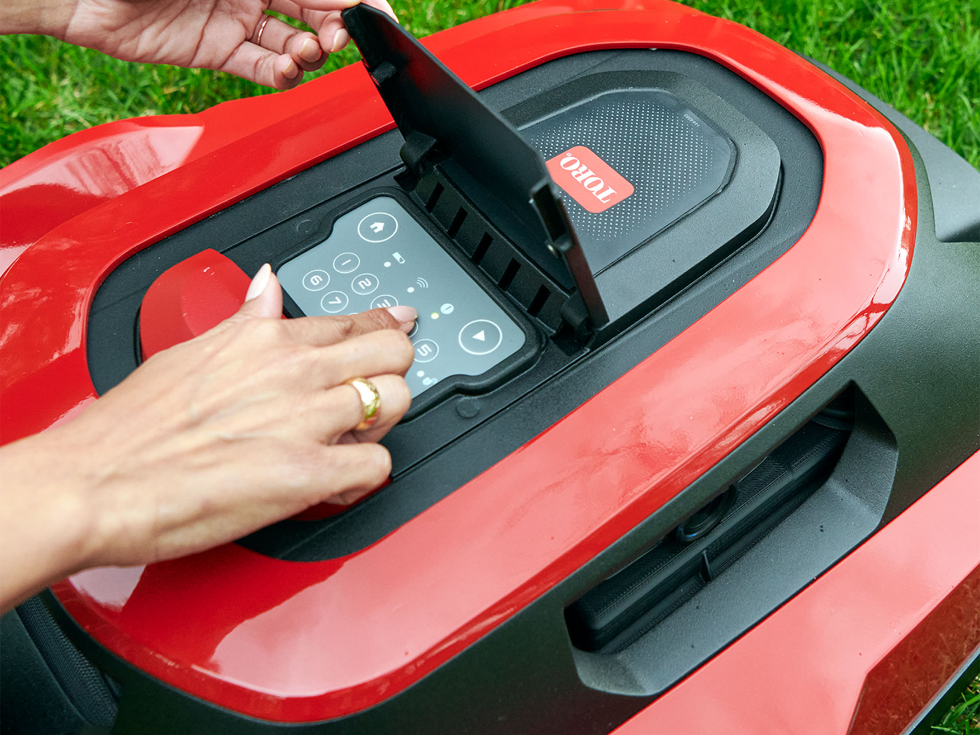 Toro Haven Robotic Mower VM75 in Gaylord, Michigan - Photo 17
