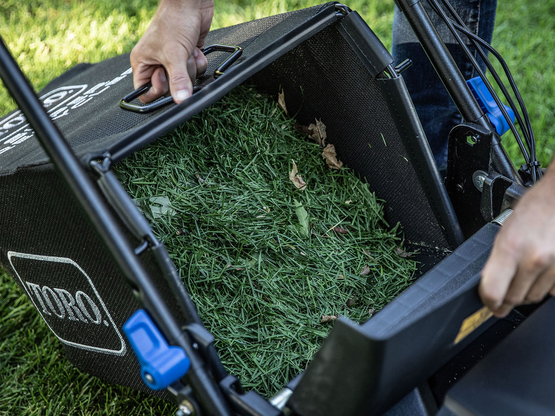 Toro Super Recycler 21 in. 60V MAX Self-Propelled w/ Personal Pace - 7.5Ah Battery Included (21566) in Gaylord, Michigan - Photo 14