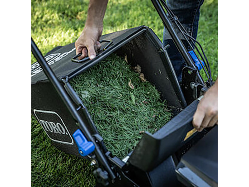 Toro Super Recycler 21 in. 60V Max Self-Propel w/ Personal Pace & SmartStow w/ 7.5Ah Battery (21568) in Mio, Michigan - Photo 16