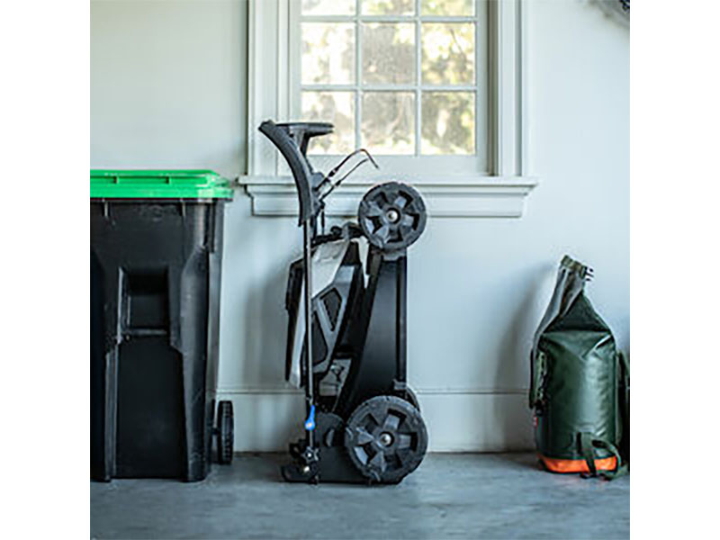 Toro Super Recycler 21 in. 60V Max Self-Propel w/ Personal Pace & SmartStow w/ 7.5Ah Battery (21568) in Mio, Michigan - Photo 17