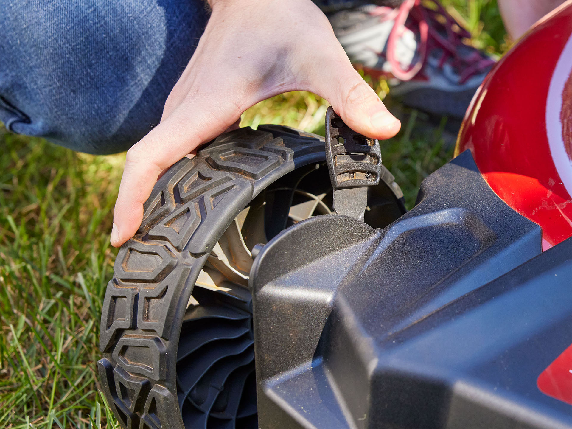 Toro Recycler 21 in. 60V MAX Self-Propelled - 6.0Ah Battery Included in Gaylord, Michigan - Photo 12