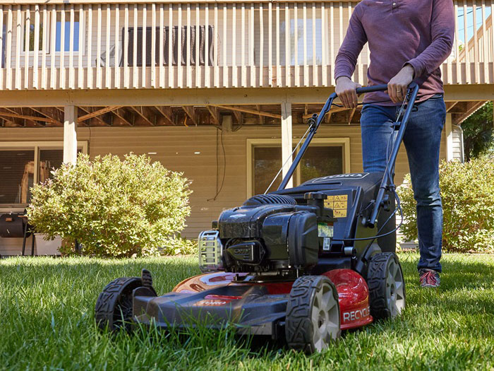 Toro Recycler 21 in. Briggs & Stratton Ex 140 cc Self-Propel in Pine Bluff, Arkansas - Photo 12