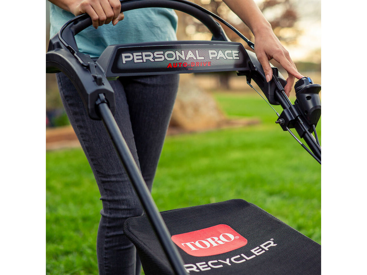 Toro Recycler 22 in. 60V Max Self-Propel w/ Personal Pace & SmartStow w/ 7.5Ah Battery Included in Pine Bluff, Arkansas - Photo 7