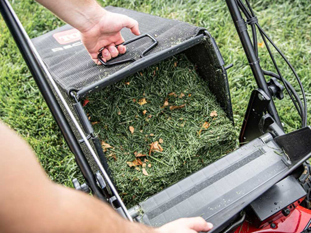 Toro Recycler 22 in. Briggs & Stratton Self-Propelled 150 cc (21445) in Stratford, Wisconsin - Photo 13