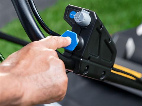 Toro Stripe 21 in. 60V MAX Self-Propelled - 5.0Ah Battery Included in Pine Bluff, Arkansas - Photo 12