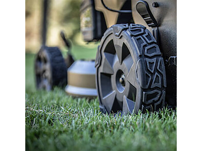 Toro Super Recycler 21 in. Briggs & Stratton EXi 190 cc ES Self-Propel w/ Personal Pace & SmartStow in Mio, Michigan - Photo 15