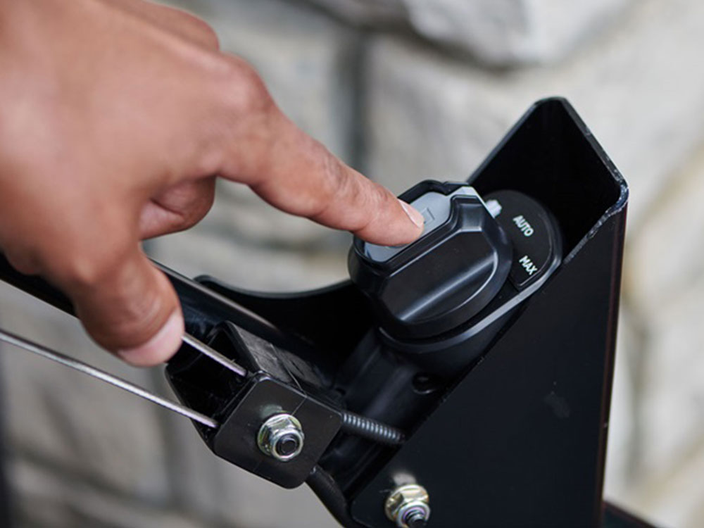 Toro Heavy Duty Revolution 21 in. 60V MAX Self-Propelled Variable Speed Zone Start - (2) 10.0Ah Batteries Included in Gaylord, Michigan - Photo 7