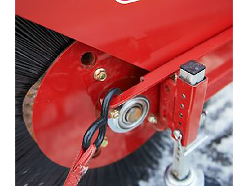 Toro 36 in. Power Broom Commercial Gas Power Brush in Gaylord, Michigan - Photo 7