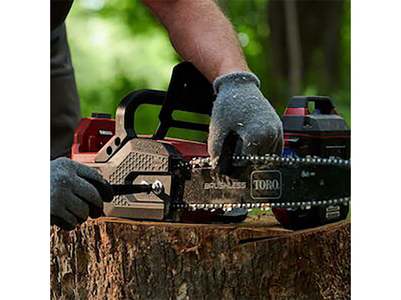 Toro 60V MAX 16 in. Brushless Chainsaw w/ 2.5Ah Battery in Gaylord, Michigan - Photo 14