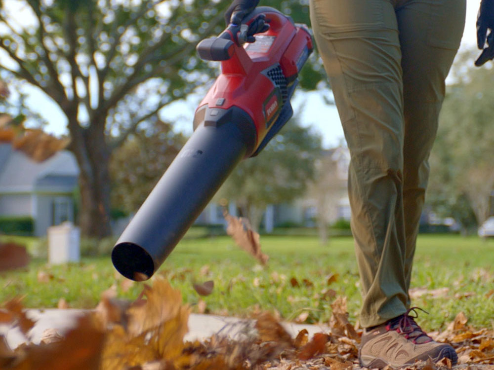 Toro 60V MAX 565 CFM Brushless Leaf Blower - 2.0Ah Battery Included in Gaylord, Michigan - Photo 9