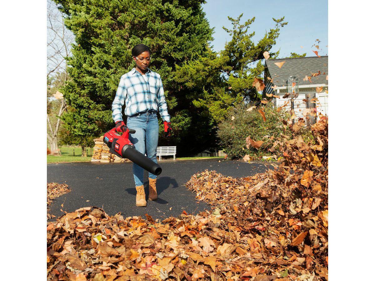 Toro 60V MAX 157 mph Brushless Leaf Blower w/ 4.0Ah Battery in Gaylord, Michigan - Photo 11