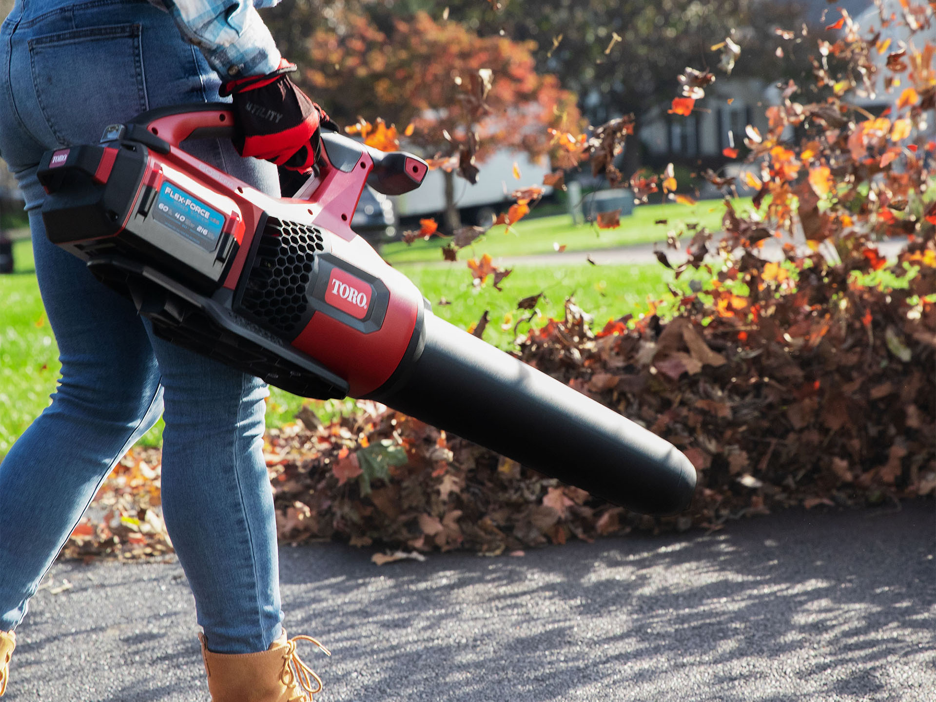 Toro 60V MAX 605 CFM Brushless Leaf Blower - 4.0Ah Battery Included in Gaylord, Michigan - Photo 10