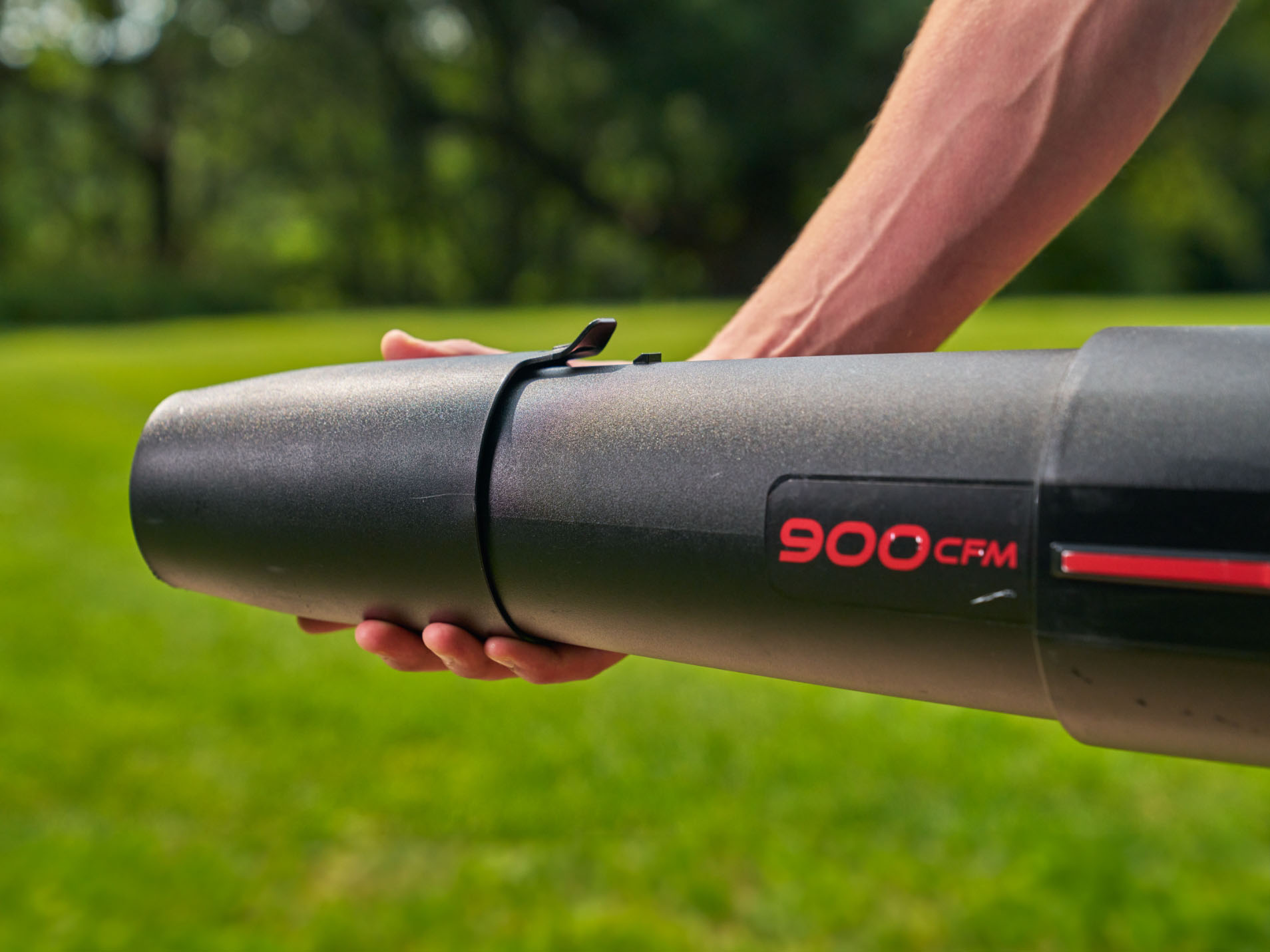 Toro 60V MAX 900 CFM Brushless Leaf Blower - 4.0Ah Battery Included in Gaylord, Michigan - Photo 14