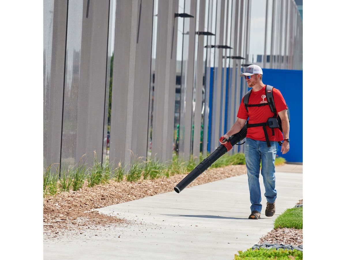 Toro 60V MAX Revolution Electric Battery Backpack Leaf Blower in Gaylord, Michigan - Photo 4