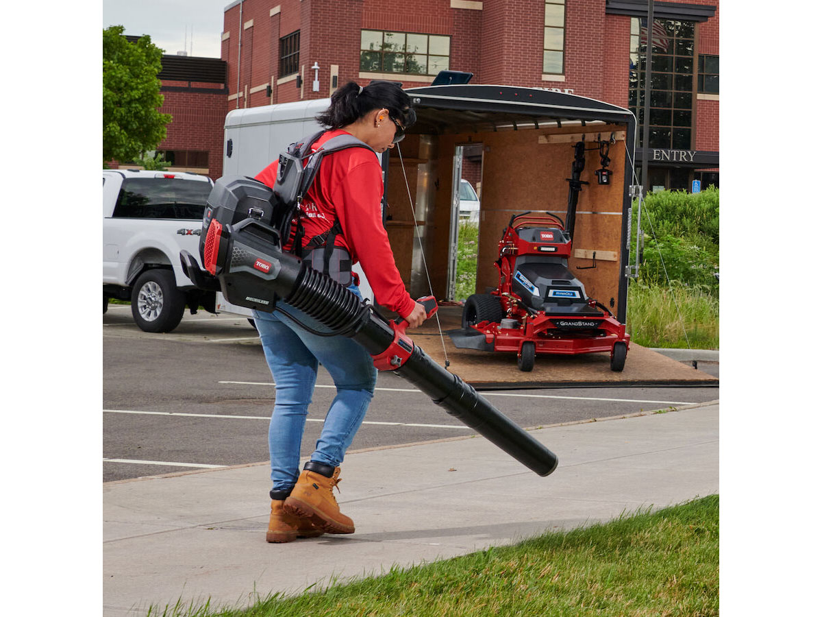 Toro 60V MAX Revolution Electric Leaf Blower Cannon Bare Tool in Gaylord, Michigan - Photo 4