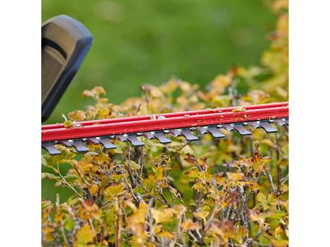 Toro 60V MAX 24 in. Hedge Trimmer w/ 2.5Ah Battery in Martinsville, Indiana - Photo 5