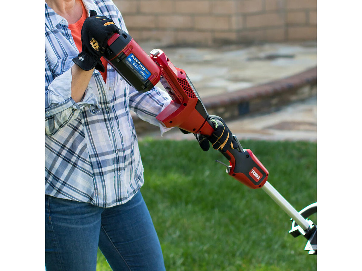 Toro 60V MAX 14 in. / 16 in. Brushless String Trimmer w/ 2.5Ah Battery in Gaylord, Michigan - Photo 13