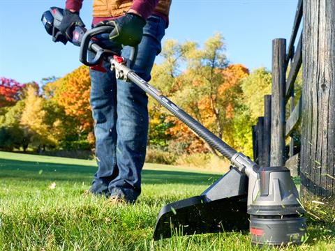 Toro 60V MAX 17 in. Telescoping Carbon Fiber Shaft String Trimmer - 2.5Ah Battery Included in Gaylord, Michigan - Photo 11