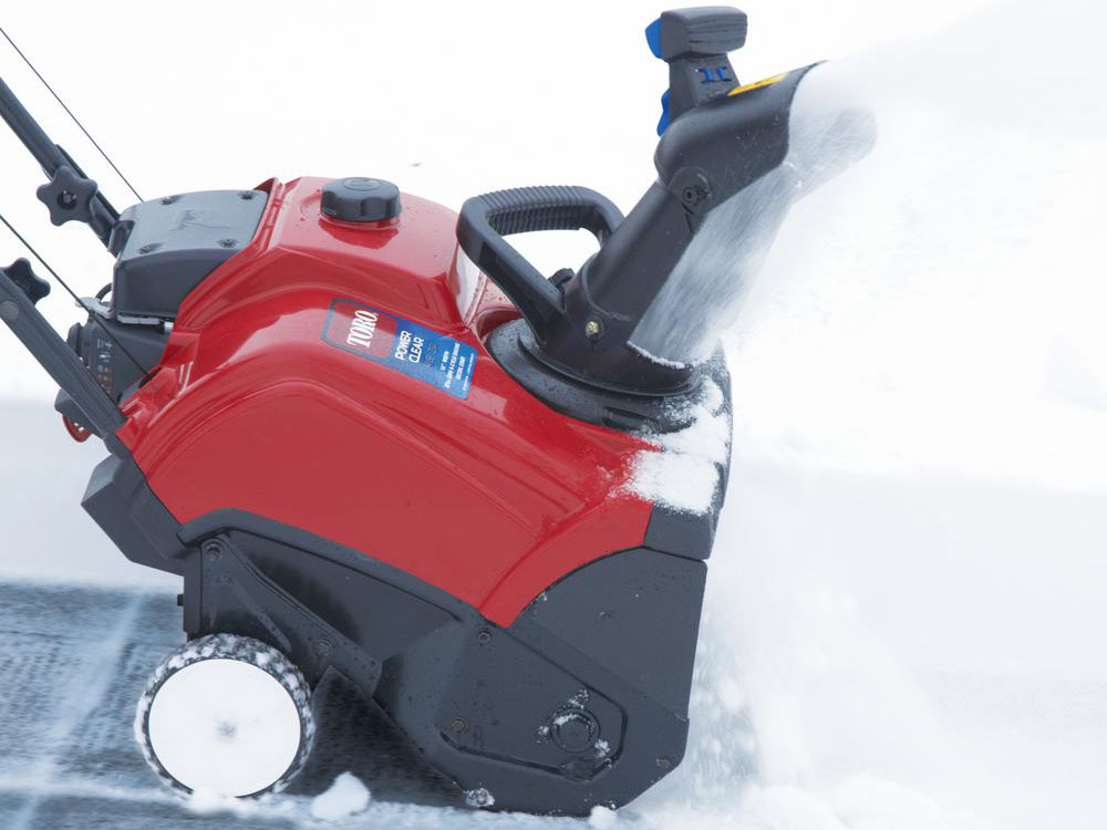 Toro 18 in. Power Clear 518 ZE Gas Snow Blower in Gaylord, Michigan - Photo 9