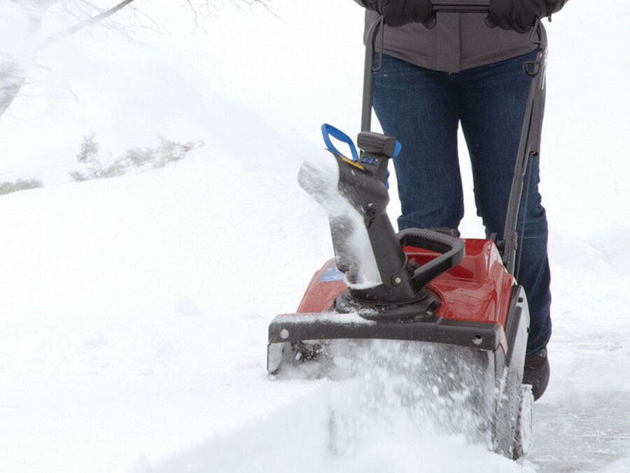 Toro 18 in. Power Clear 518 ZE Gas Snow Blower in Gaylord, Michigan - Photo 11