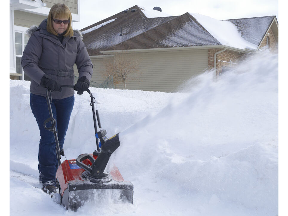 Toro 18 in. Power Clear 518 ZE Gas Snow Blower in Gaylord, Michigan - Photo 12