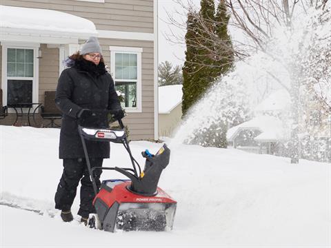 Toro 21 in. Power Clear e21 60V Max - (2) 6.0Ah Batteries Included in Gaylord, Michigan - Photo 7
