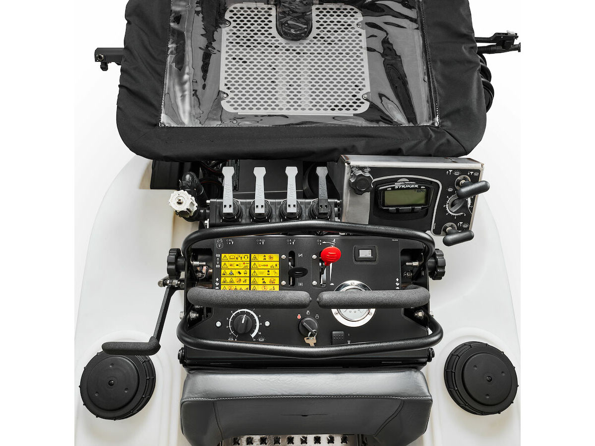 Toro Stand-On 60 Gallon SprayMaster (34243) in Stratford, Wisconsin - Photo 10