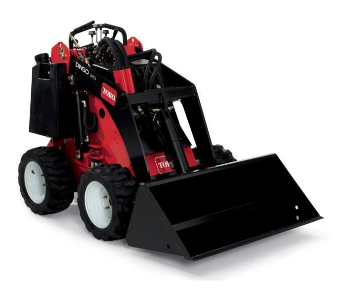 2018 Toro Dingo 323 in Gaylord, Michigan