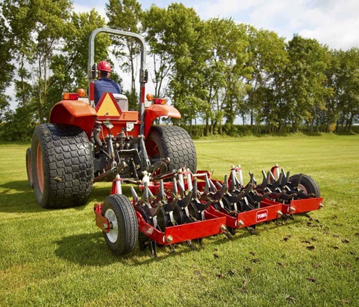 2019 Toro Turf Aerator 686 in Gaylord, Michigan