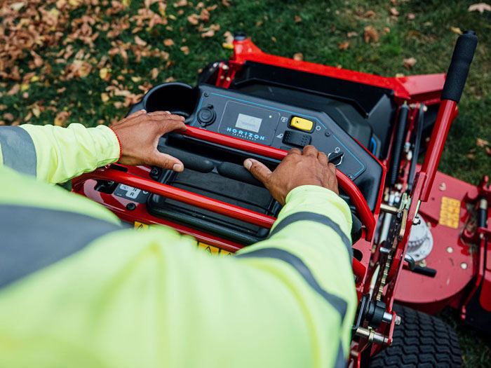 2023 Toro Revolution GrandStand 52 in. in Stratford, Wisconsin - Photo 7