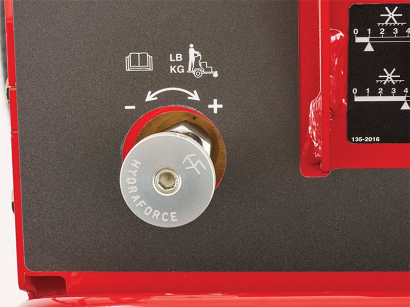 Toro 24 in. Stand-On Aerator in Gaylord, Michigan - Photo 5